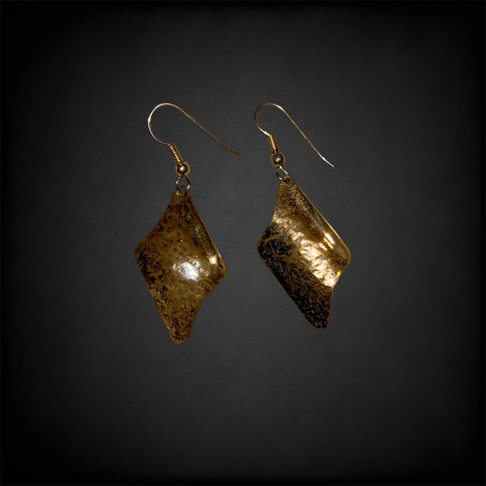 Vintage Gold-Toned Earrings Bundle - Picture 5 of 8